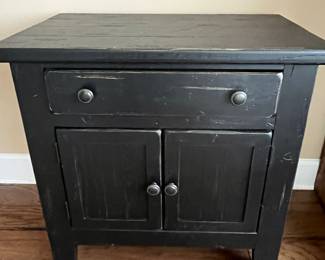 $140 Broyhill attic Heirloom cabinet 28 W x 18 D x 29T