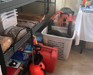 Nice Shop Vac and accessories  - Sprayer - Gas Container