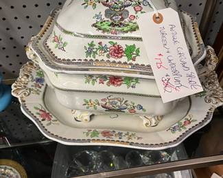 19th C Copeland Spode Covered Tureen & Underplate $175