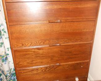 Chest of drawers