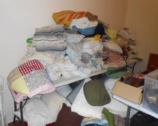 TONS of linens, bedding
