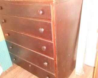 Deep chest of drawers