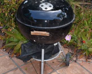 LAST MINUTE ADDITION-VINTAGE WEBER GRILL