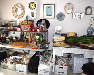 BEGIN UPSTAIRS Holiday Room Close Up Photos