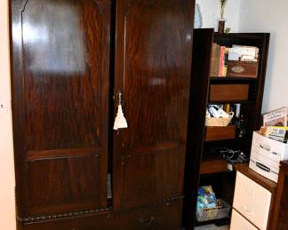 UPSTAIRS-Office Overview