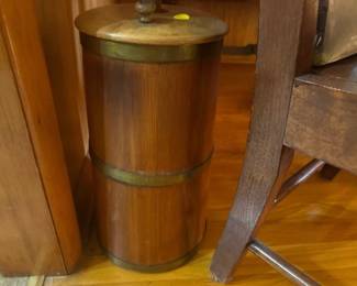 VINTAGE BUTTER CHURN
