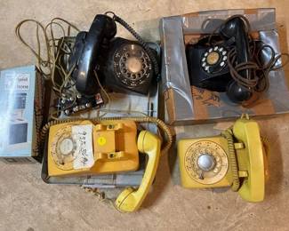 LOT OF VINTAGE TELEPHONES