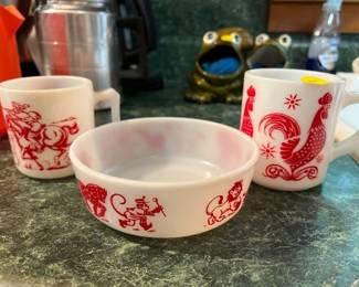 VINTAGE HAZEL ATLAS MUGS AND A BOWL