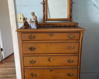 Dresser and matching mirror in upstairs bedroom 