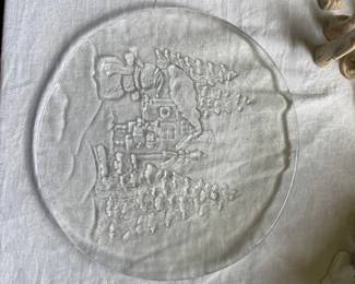 Textured 3D Christmas themed glass plate 