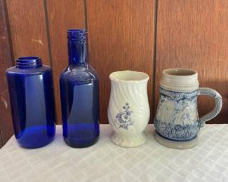 Assorted blue glass / decorative ceramic dishes 