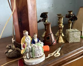 Assorted ceramic knick knacks