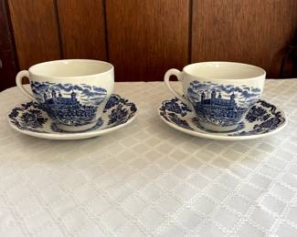 Wedgewood "Royal Homes of Britain" set of two teacups and saucers 