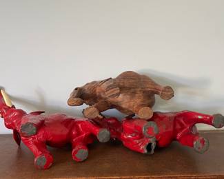 Backside of elephant statues 