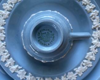 Wedgwood of Etruria & Barlaston
dining set 