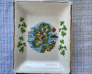 Beautiful  painted ceramic dish with gold detail