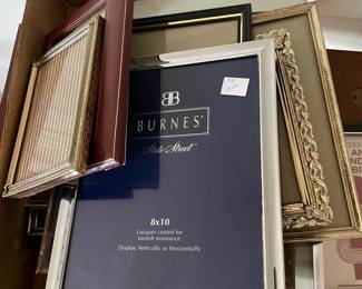 Box of assorted picture frames 
