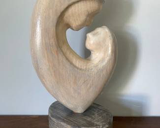 Mother and child wooden statue 