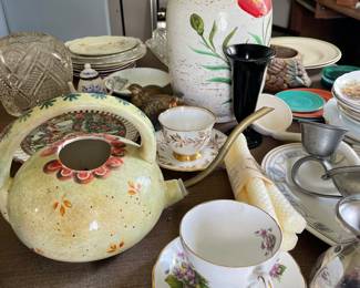 Tabletop of ceramics in office 