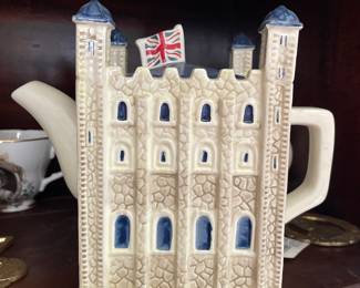 Tower of London shaped ceramic tea pot 