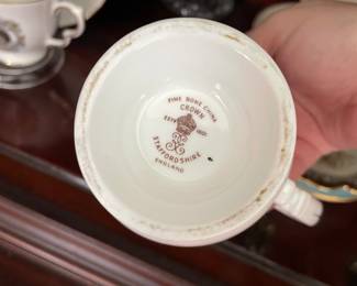 Bottom side of Queen Elizabeth ceramic cup 