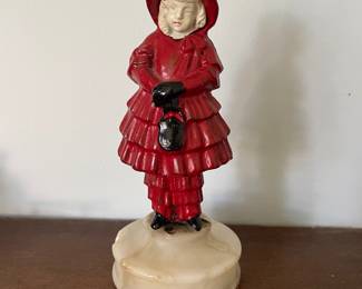 Ceramic statue of woman 