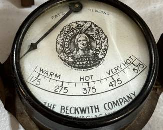 ANTIQUE ROUND OAK GAUGE 