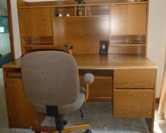 computer desk / chair on rollers 