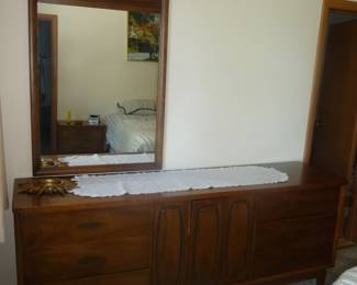 low dresser / Mirror 