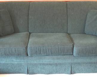 49 - Broyhill Sofa 78 x 37 x 35
