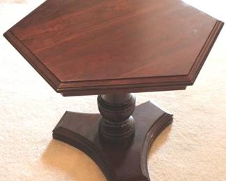 40 - Wood Table 16.5 x 20 x 20
