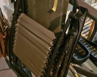 Ergonomic folding chair