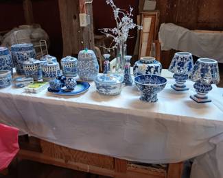 Gorgeous Oriental decorative and functional pieces.