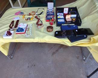 Women's jewelry. Gold, pewter, copper, costume. Wallets. Graduation gifts.