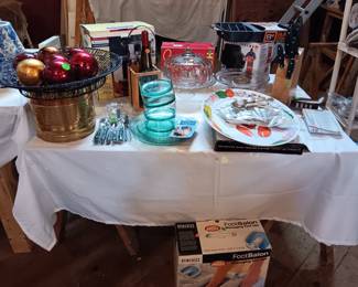 New Phillips cooking pots, Emeril LaGase steamer, George Forman Grill. New foot salon spa.