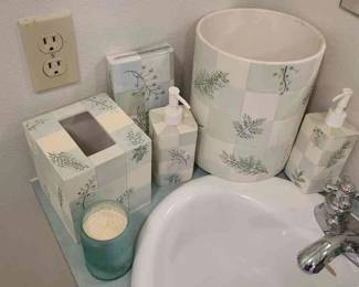 Hand Painted Bathroom Accessories Set