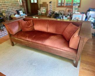 Vintage Stickley Mission Settle Sofa And Matching Pillows