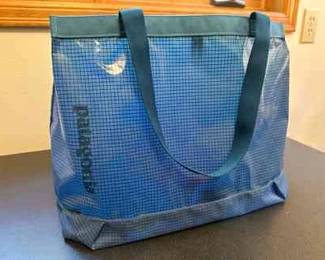 Patagonia Gear Tote With Dog Leashes