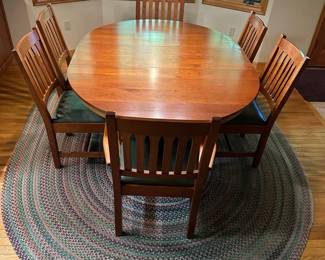 Stickley Mission Style Dining Table Set With Leaf And Round Wool Rug