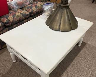 Vintage coffee table painted white (chabby chic).