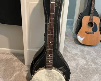 Lero banjo with case.