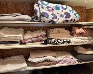 Linens/bedding.