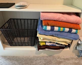 Towels (beach, etc.).