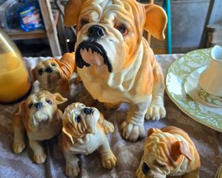 Bulldog family figures