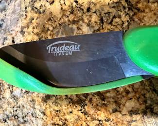 Trudeau Toss and Chop Salad Tongs