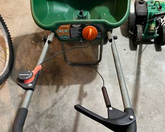 Scotts Edge Guard Grass Seed Spreader