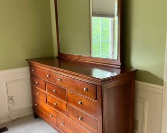 Thomasville “Bridges Collection” Low Boy Dresser with Mirror