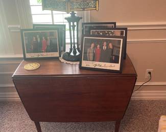 Sweet Queen Anne style drop leaf table