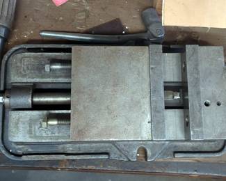 Machine Vise, 6" x 21.5" x 11"
