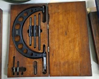 Starrett 6" - 9" Interchangeable Micrometer, In Wood Case